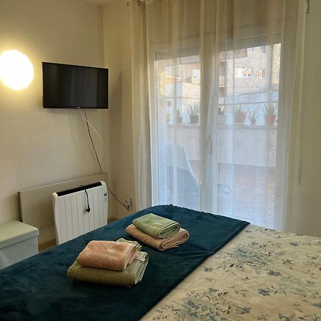 Comode Apartament Al Bell Mig De 지로나 외부 사진