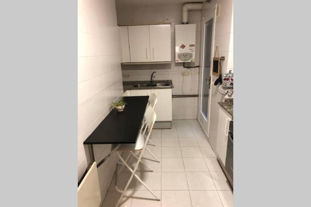 Comode Apartament Al Bell Mig De 지로나 외부 사진