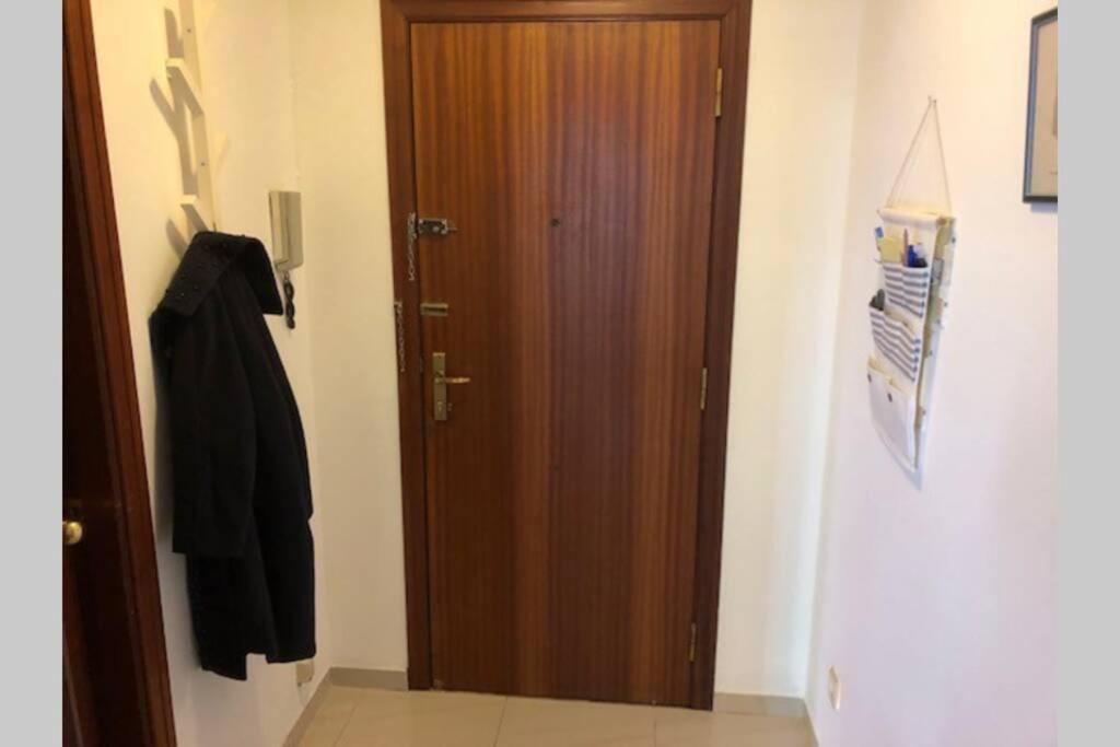 Comode Apartament Al Bell Mig De 지로나 외부 사진