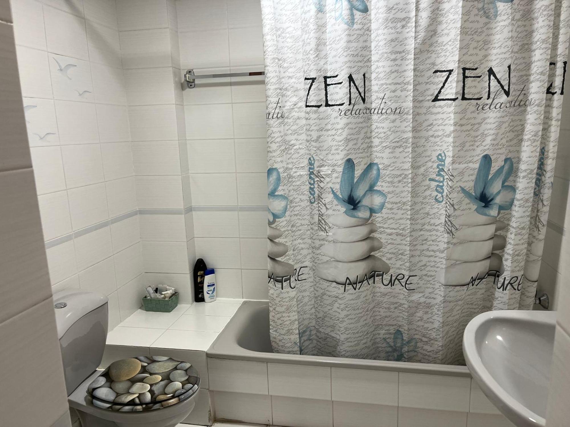 Comode Apartament Al Bell Mig De 지로나 외부 사진